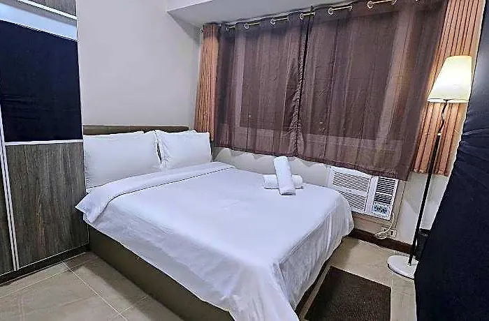 Solemare Parksuites - R Us Hotel Manila