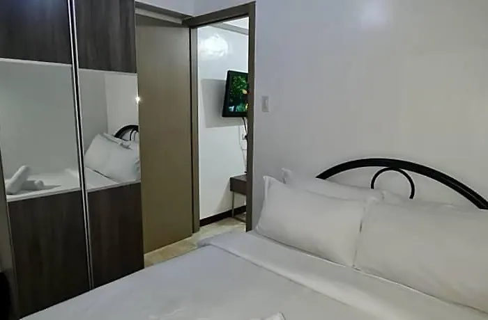 Hotel Solemare Parksuites - R Us Manila